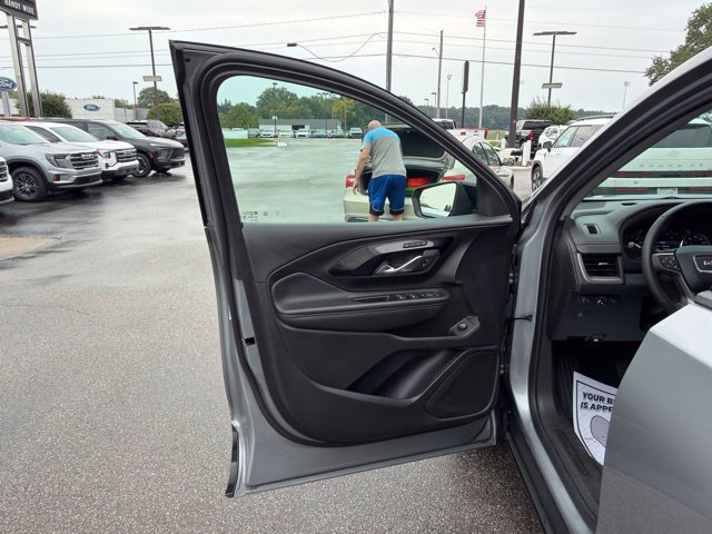 Used 2023 GMC Terrain AT4 AWD/4WD image 12