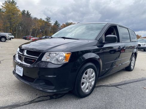Used 2017 Dodge Grand Caravan SE w/ Power Window Group image 3