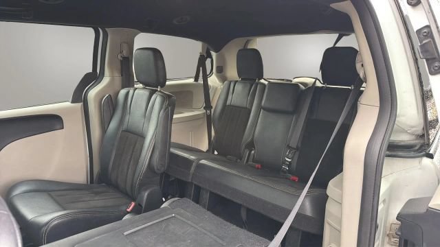 Used 2019 Dodge Grand Caravan SXT FWD image 15