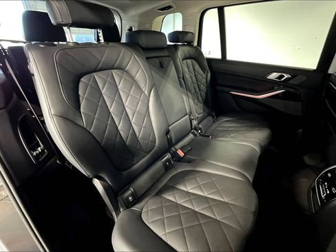 Certified 2024 BMW X7 xDrive40i w/ Premium Package image 35