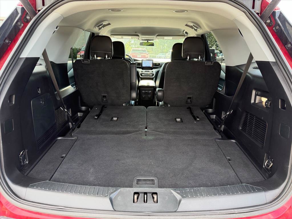 Certified 2021 Ford Explorer XLT w/ Equipment Group 202A AWD/4WD image 8