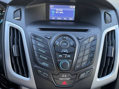 Used 2014 Ford Focus SE w/ SE Winter Package FWD image 16