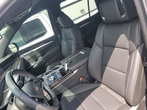 Used 2026 Cadillac Escalade 4WD image 17