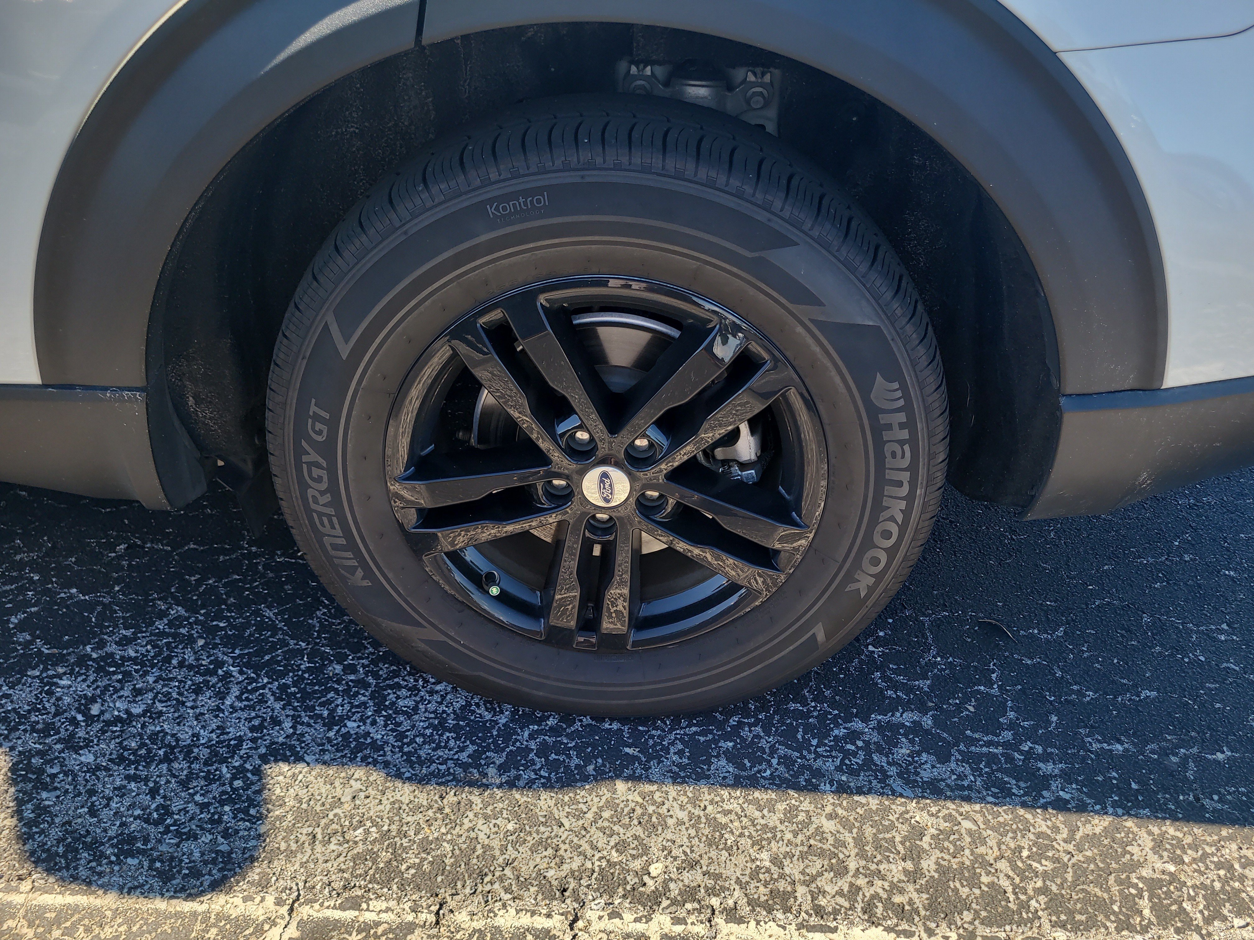 Used 2022 Ford Explorer XLT w/ Equipment Group 202A RWD image 8