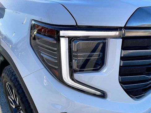 Used 2023 GMC Sierra 1500 AT4 w/ AT4 Premium Package image 31