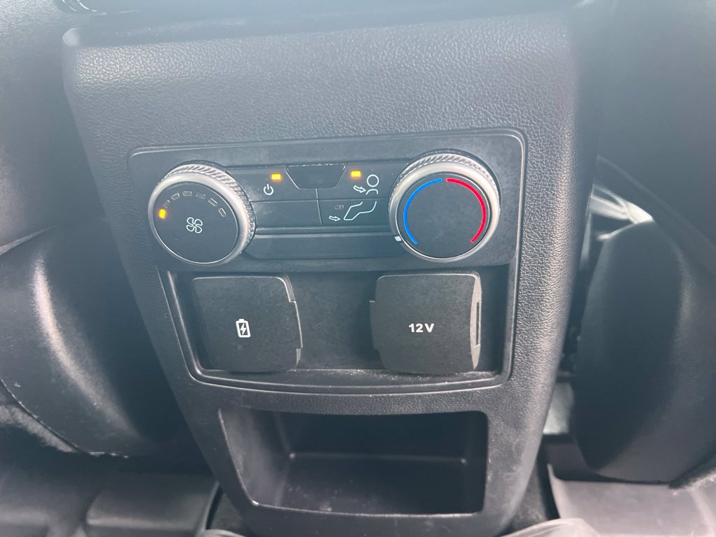 Used 2021 Ford Explorer XLT w/ Equipment Group 202A RWD image 16