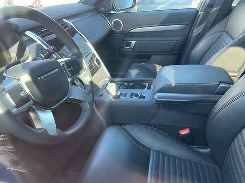 Used 2024 Land Rover Discovery Dynamic SE image 9