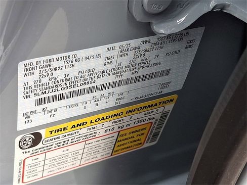 New 2025 Lincoln Navigator Reserve w/ Jet Appearance Package image 9