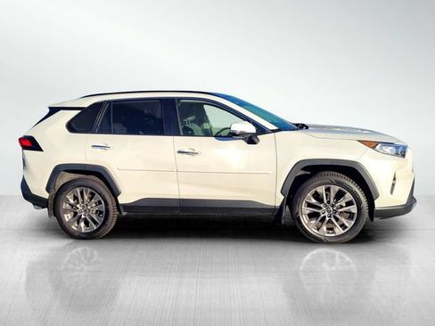 Used 2019 Toyota RAV4 Limited image 4