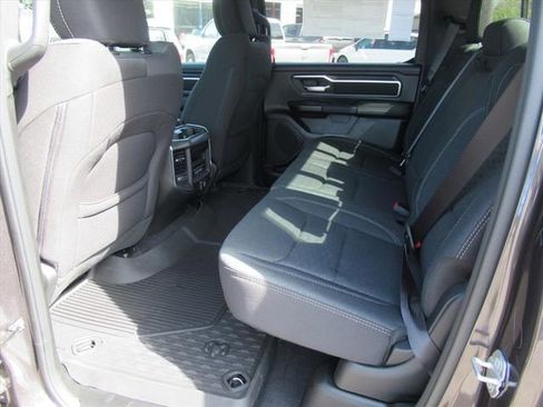 New 2026 RAM 1500 4x4 Crew Cab image 33