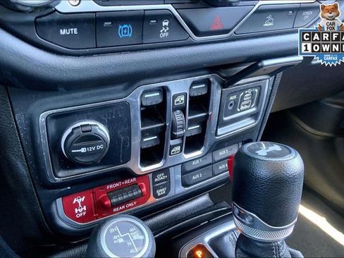 Used 2024 Jeep Wrangler Unlimited Rubicon 4xe AWD/4WD image 32
