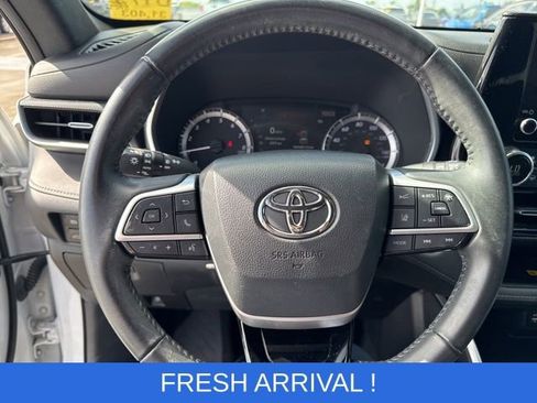 Used 2023 Toyota Highlander XSE image 5