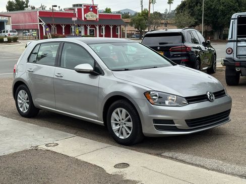Used 2016 Volkswagen Golf S FWD image 2