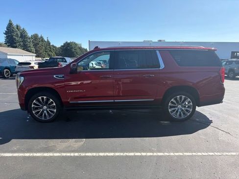 Used 2021 GMC Yukon XL Denali w/ Denali Premium Package AWD/4WD image 1