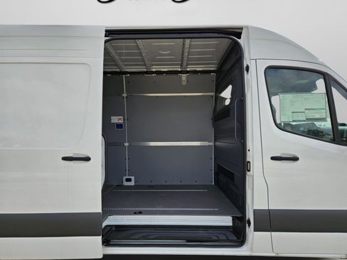 Used 2025 Mercedes-Benz Sprinter 3500 image 23