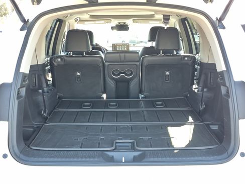 Used 2024 Honda Pilot Touring image 14