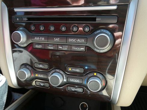 Used 2016 Nissan Pathfinder Platinum AWD/4WD image 31
