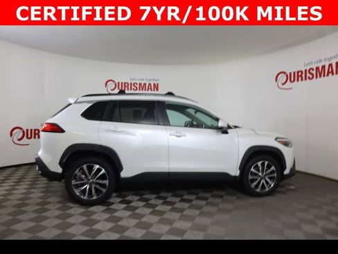 Used 2022 Toyota Corolla Cross XLE w/ Convenience Package image 12