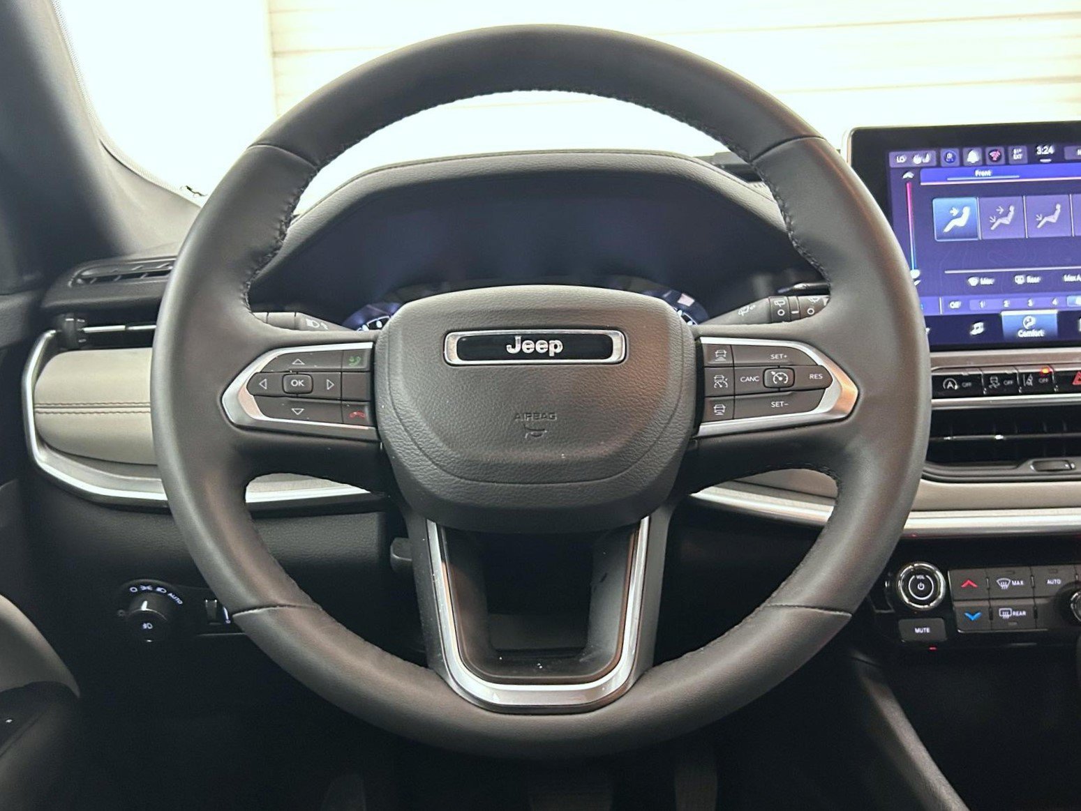 Certified 2025 Jeep Compass Limited AWD/4WD image 11