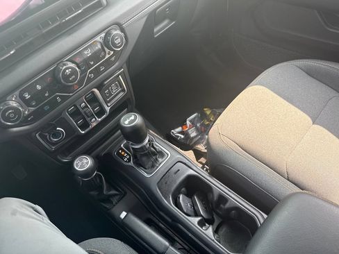 Used 2025 Jeep Wrangler Unlimited Sahara w/ Safety Group AWD/4WD image 28
