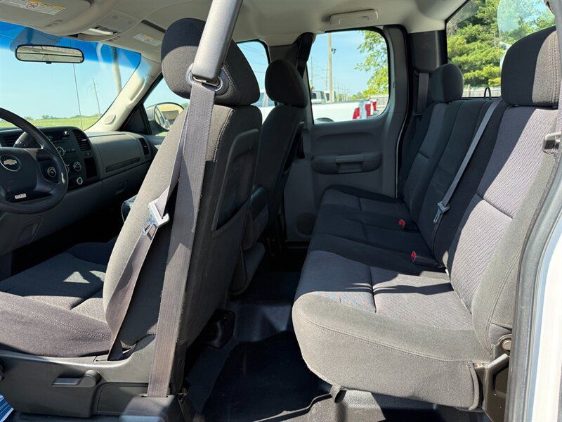 Used 2010 Chevrolet Silverado 2500 W/T AWD/4WD image 10