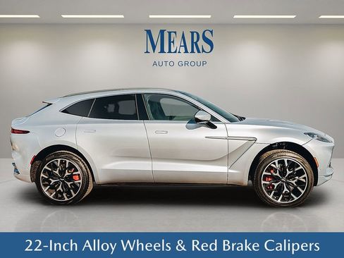 Used 2024 Aston Martin DBX image 5