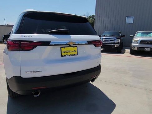 Used 2023 Chevrolet Traverse LT FWD image 7