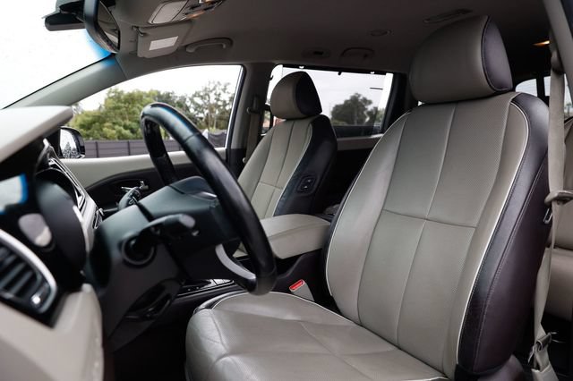 Used 2018 Kia Sedona SX Limited FWD image 9