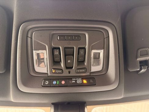 Used 2023 Chevrolet Silverado 3500 High Country image 54