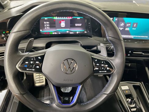 Used 2024 Volkswagen Golf R image 11