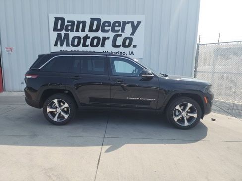 New 2025 Jeep Grand Cherokee Limited w/ Luxury Tech Group II image 13