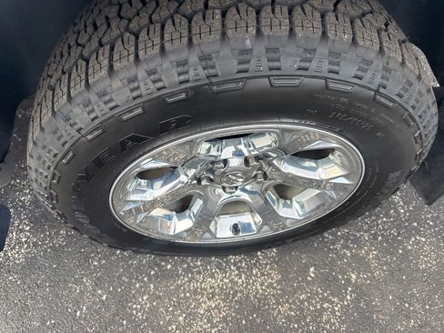 Used 2015 RAM 1500 Laramie w/ Convenience Group image 10