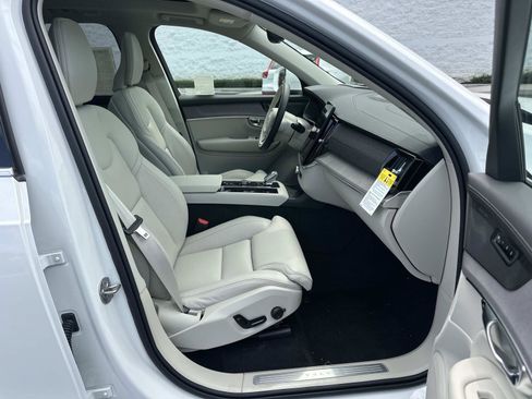 New 2026 Volvo XC90 T8 Ultra w/ Protection Package Premier AWD/4WD image 21