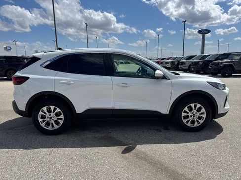 Used 2024 Ford Escape Active w/ Tech Pack #2 AWD/4WD image 2