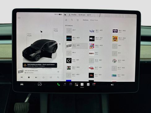 Used 2024 Tesla Model Y 2WD image 11