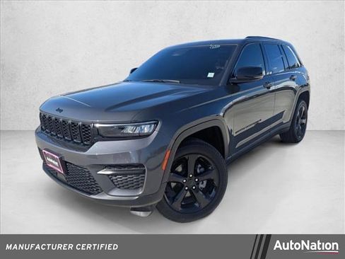 Certified 2025 Jeep Grand Cherokee Altitude AWD/4WD image 1