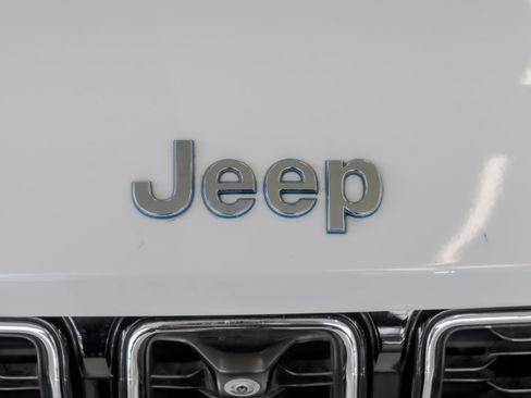 Used 2023 Jeep Grand Cherokee 4WD 4xe w/ Luxury Tech Group II image 5