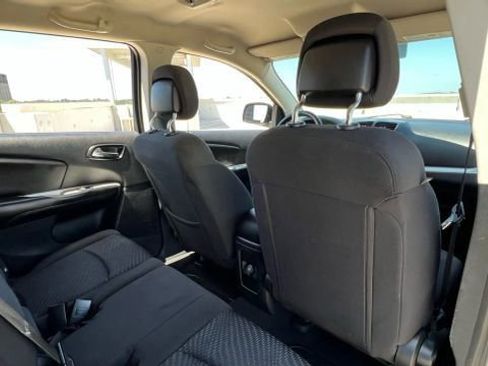 Used 2017 Dodge Journey SE w/ Flexible Seating Group image 70