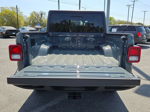 New 2026 Jeep Gladiator Sport AWD/4WD image 13