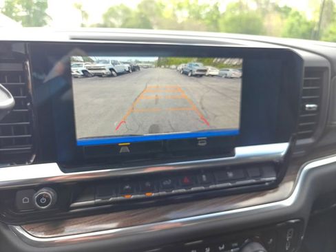 Used 2025 Chevrolet Silverado 1500 LT AWD/4WD image 17