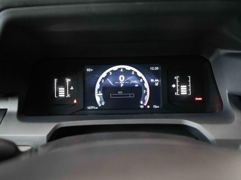 Used 2025 Toyota Tacoma SR AWD/4WD image 16