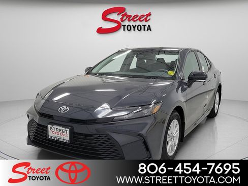 Certified 2025 Toyota Camry LE image 1