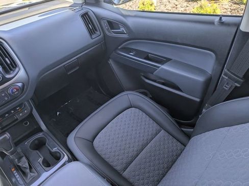 Used 2020 Chevrolet Colorado Z71 image 17