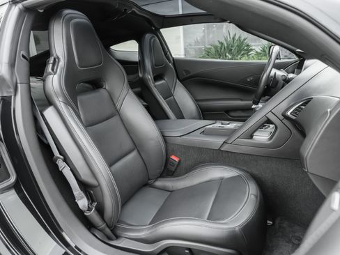 Used 2019 Chevrolet Corvette Stingray Coupe w/ Carbon Flash Badge Package RWD image 35