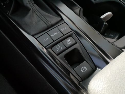 Certified 2025 Toyota Camry LE FWD image 25
