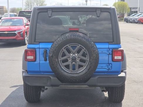 Used 2024 Jeep Wrangler Unlimited Sport AWD/4WD image 18