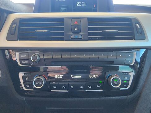 Used 2018 BMW 320i Sedan w/ Convenience Package image 38