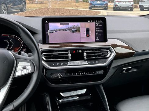 Used 2023 BMW X4 xDrive30i w/ Parking Assistance Package AWD/4WD image 6