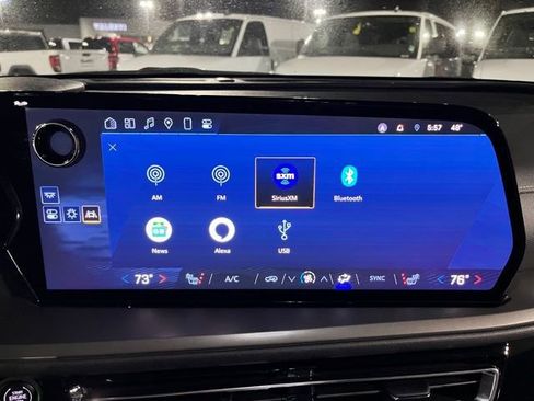 Used 2025 Chevrolet Traverse LT image 36