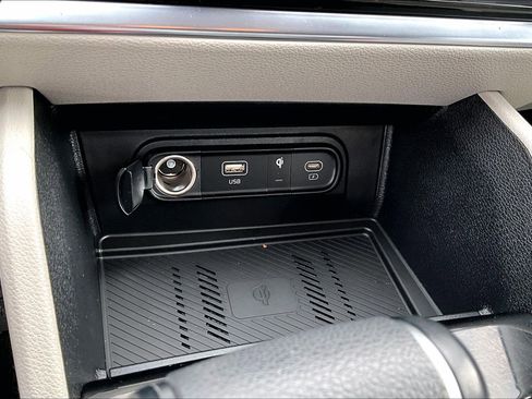 Used 2025 Kia Sportage EX image 31